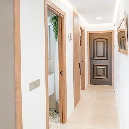 Dom wakacyjny Newly Renovated, Luxurious With A Heated Pool, 259