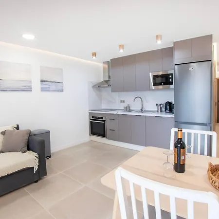 Newly Renovated, Luxurious With A Heated Pool - By Tenerifehints