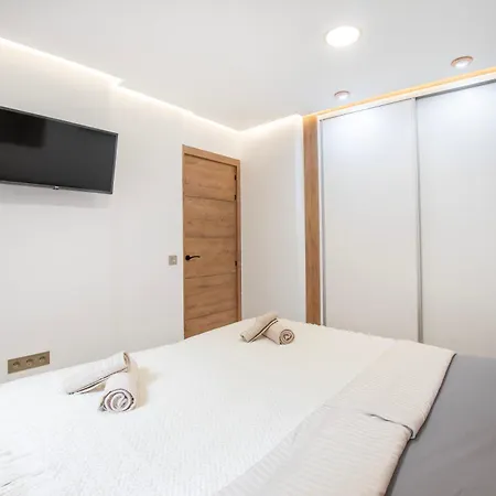 Newly Renovated, Luxurious With A Heated Pool, 259 Semesterbostad San Miguel de Abona