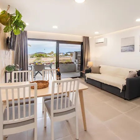 Newly Renovated, Luxurious Apartment With A Heated Pool - By Tenerifehints *
