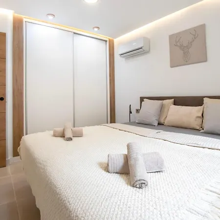 Semesterbostad Newly Renovated, Luxurious With A Heated Pool, 259 San Miguel de Abona