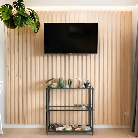 Newly Renovated, Luxurious With A Heated Pool, 259 Semesterbostad *