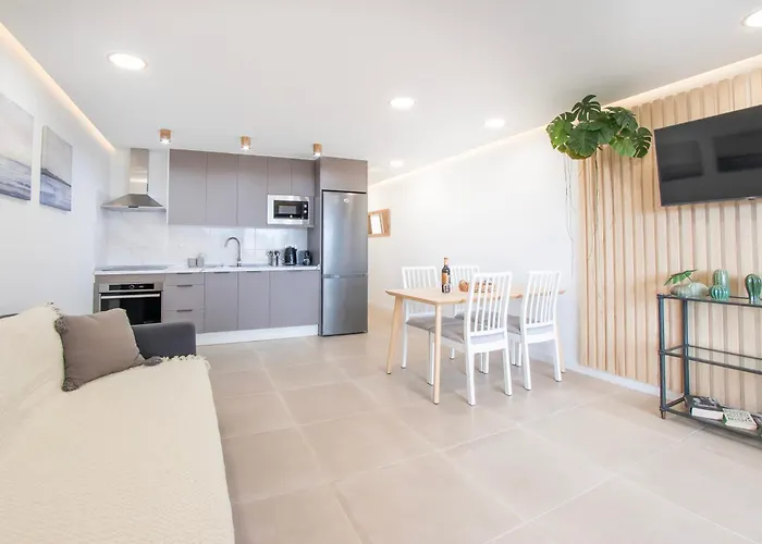 度假居 Newly Renovated, Luxurious Apartment With A Heated Pool - By Tenerifehints *