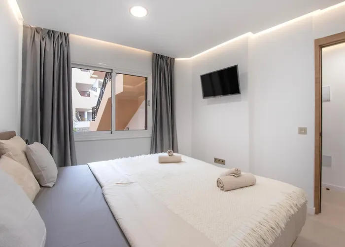Prázdninový dům Newly Renovated, Luxurious Apartment With A Heated Pool - By Tenerifehints *