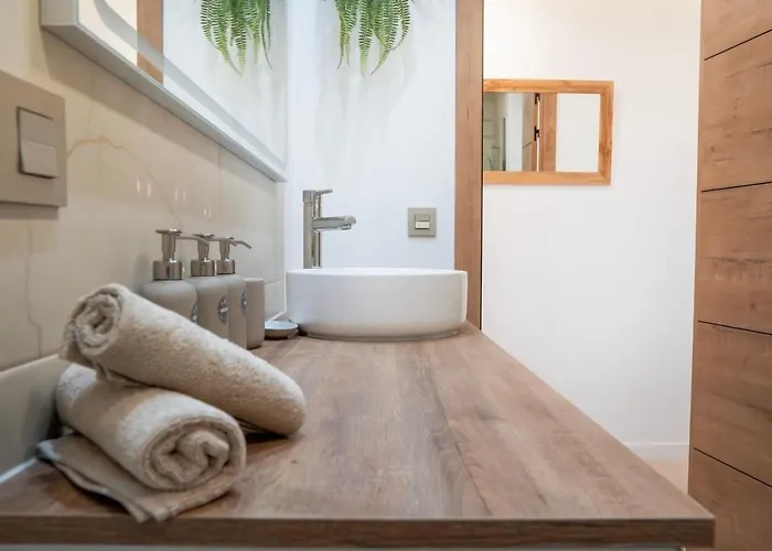 Newly Renovated, Luxurious With A Heated Pool, 259 Feriehus San Miguel de Abona