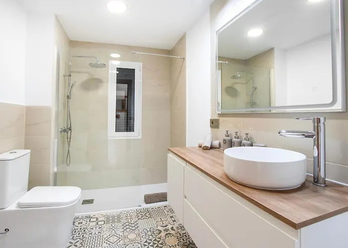 Newly Renovated, Luxurious Apartment With A Heated Pool - By Tenerifehints San Miguel de Abona