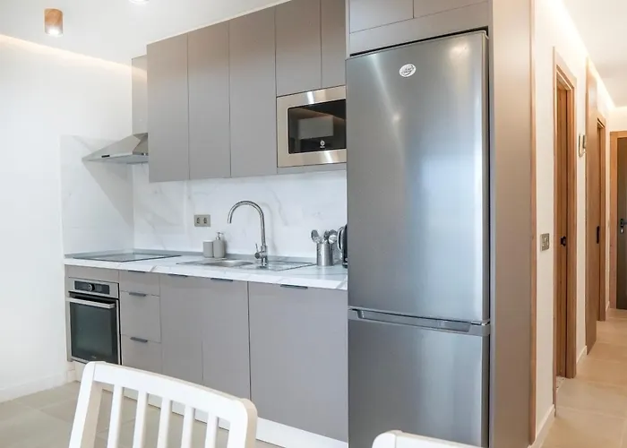 度假居 Newly Renovated, Luxurious Apartment With A Heated Pool - By Tenerifehints