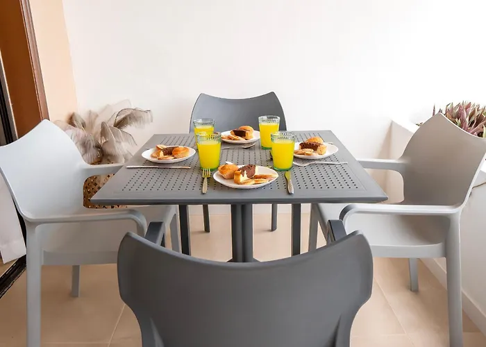 度假居 Newly Renovated, Luxurious Apartment With A Heated Pool - By Tenerifehints *