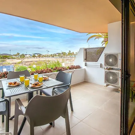 Newly Renovated, Luxurious With A Heated Pool - By Tenerifehints Casa de Férias