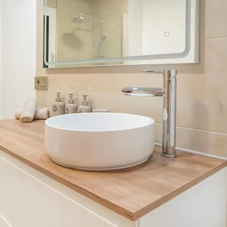 Newly Renovated, Luxurious With A Heated Pool - By Tenerifehints * San Miguel de Abona