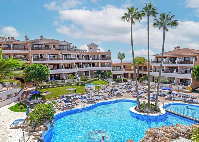 Newly Renovated, Luxurious With A Heated Pool - By Tenerifehints San Miguel de Abona