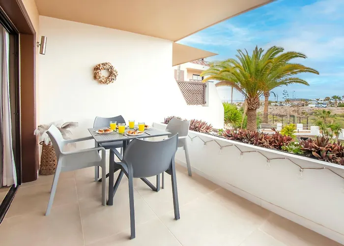 Newly Renovated, Luxurious With A Heated Pool - By Tenerifehints