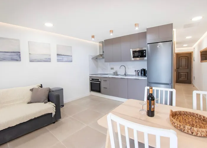 Newly Renovated, Luxurious With A Heated Pool - By Tenerifehints