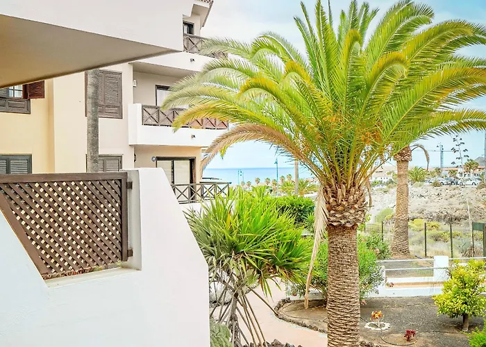 Holiday home Newly Renovated, Luxurious With A Heated Pool - By Tenerifehints San Miguel de Abona